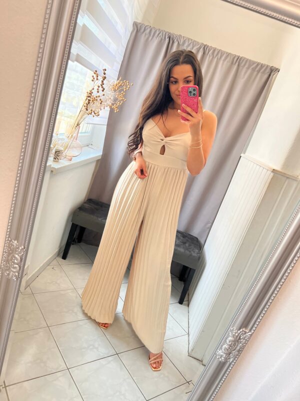 Milla pliszirozott vékony pántos nude overál - Image 5