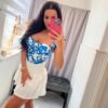 Flor vállán fodros kék-fehér mintás body - Image 3