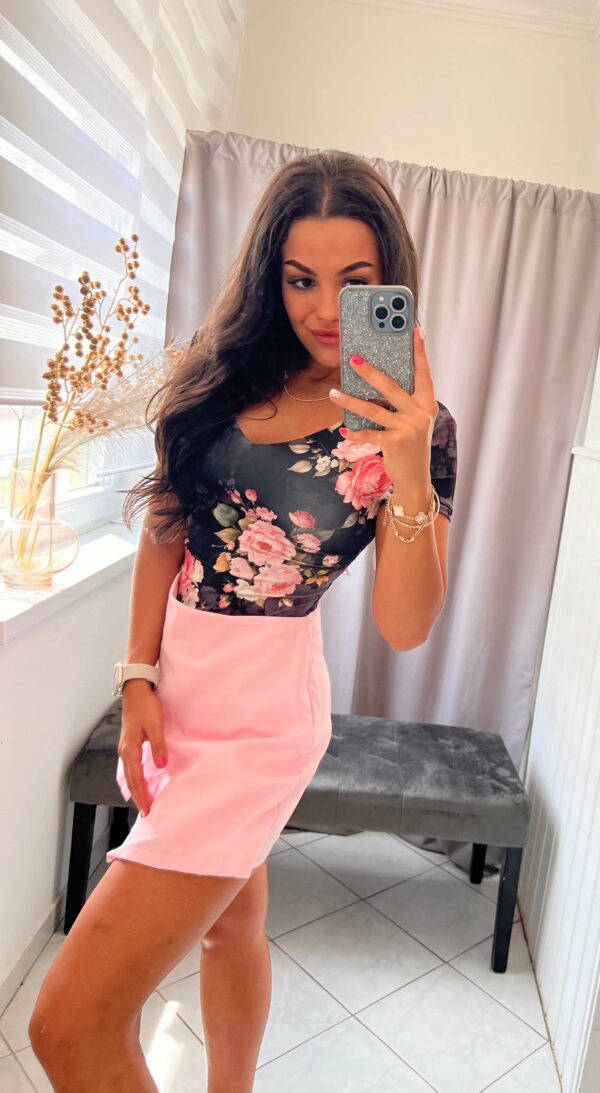 Flon fekete alapon virág mintás body - Image 2