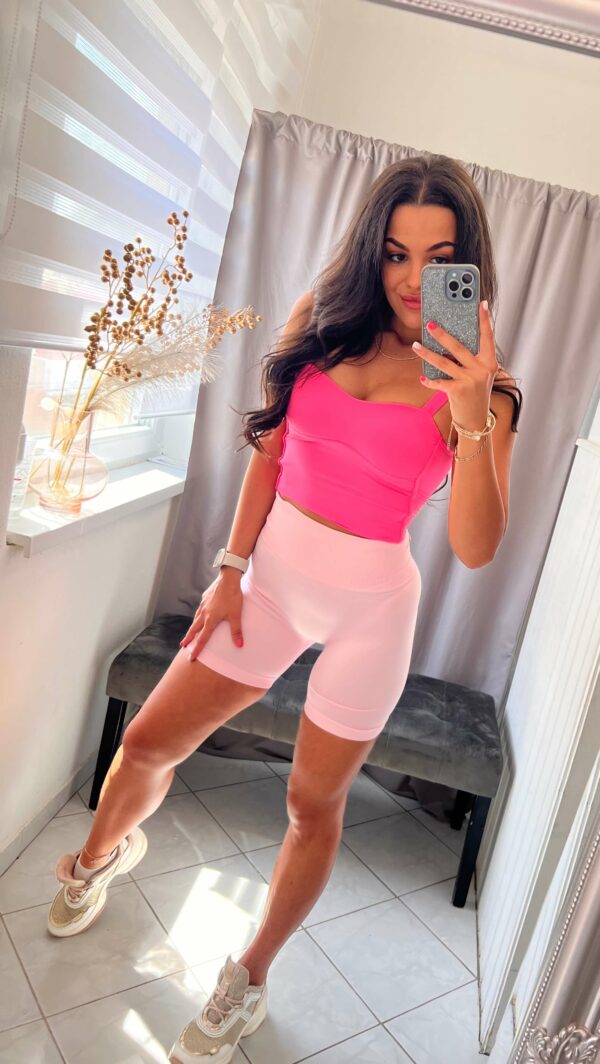 Amela rövid pántos fazonú neon pink felső - Image 4