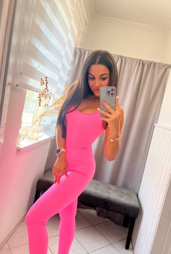 Auren alakformáló trikó fazonú neon pink overál - Image 2