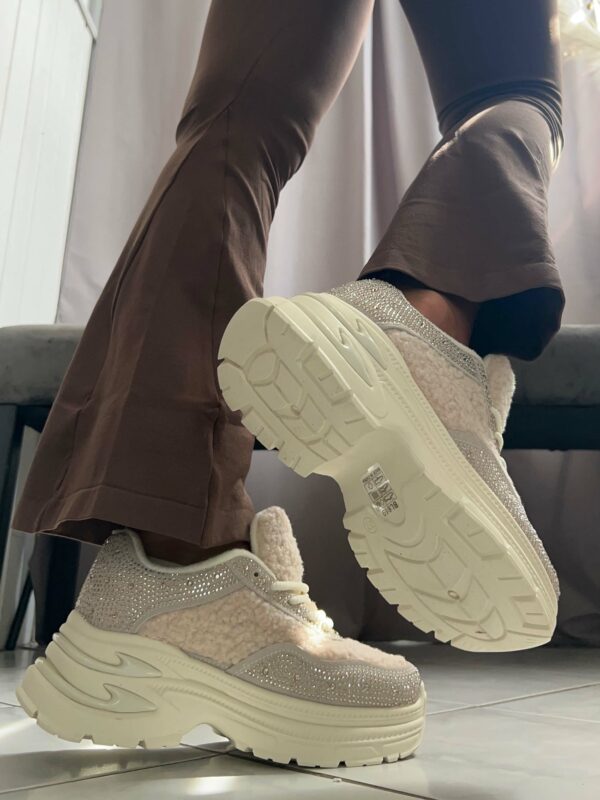 Dolli sneaker kövekkel díszített teddy cipő - Image 3