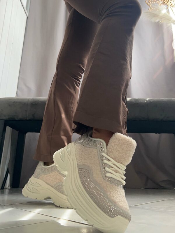 Dolli sneaker kövekkel díszített teddy cipő - Image 2
