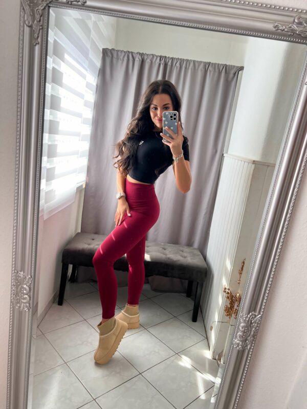 Bira alakformáló burgundi leggings