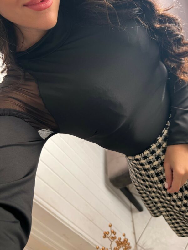 Tina tüllös vállú fekete body - Image 5