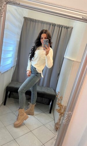 Arie köves garbós kötött pulóver fehér