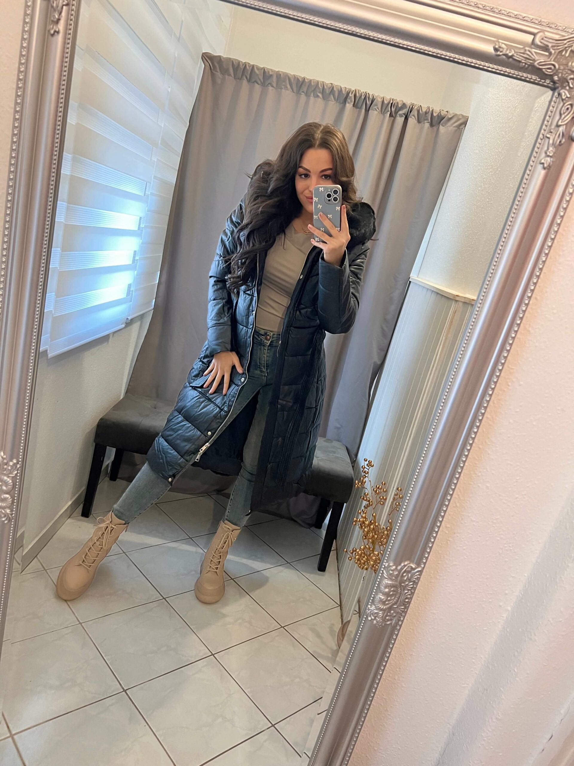 Zina fekete steppelt hosszitott kabát - Image 3