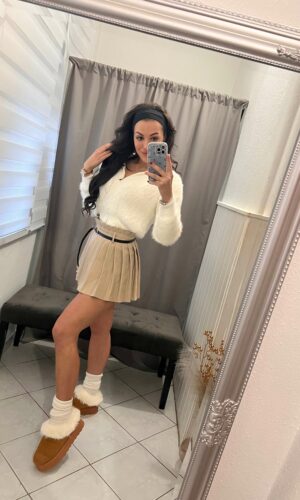 Liza szőrmés galléros fehér pulóver