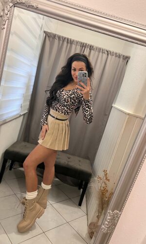 Bess fodros bézs szoknya nadrág övvel