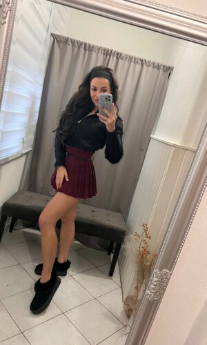 Liza szőrmés galléros fekete pulóver