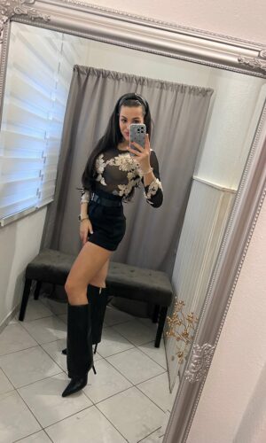 Tillen fekete himzett tüll body