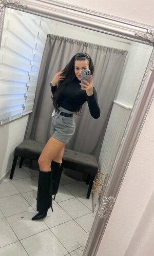 Killa garbós fekete felső