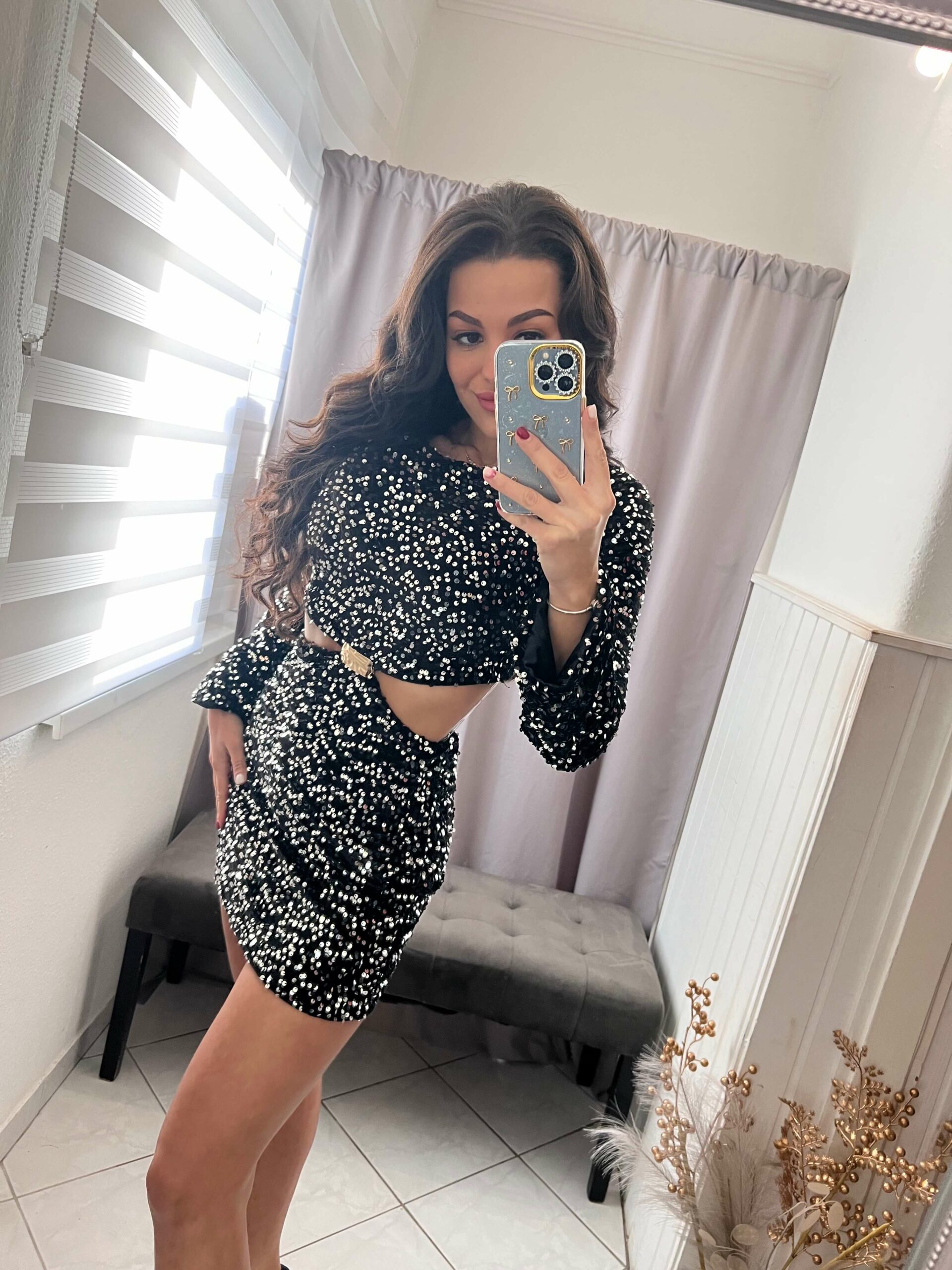 Neka oldalt nyitott ezüst flitteres ruha - Image 3