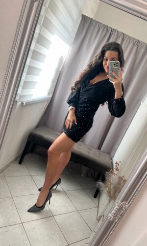 Elen fekete flitteres szatén ruha