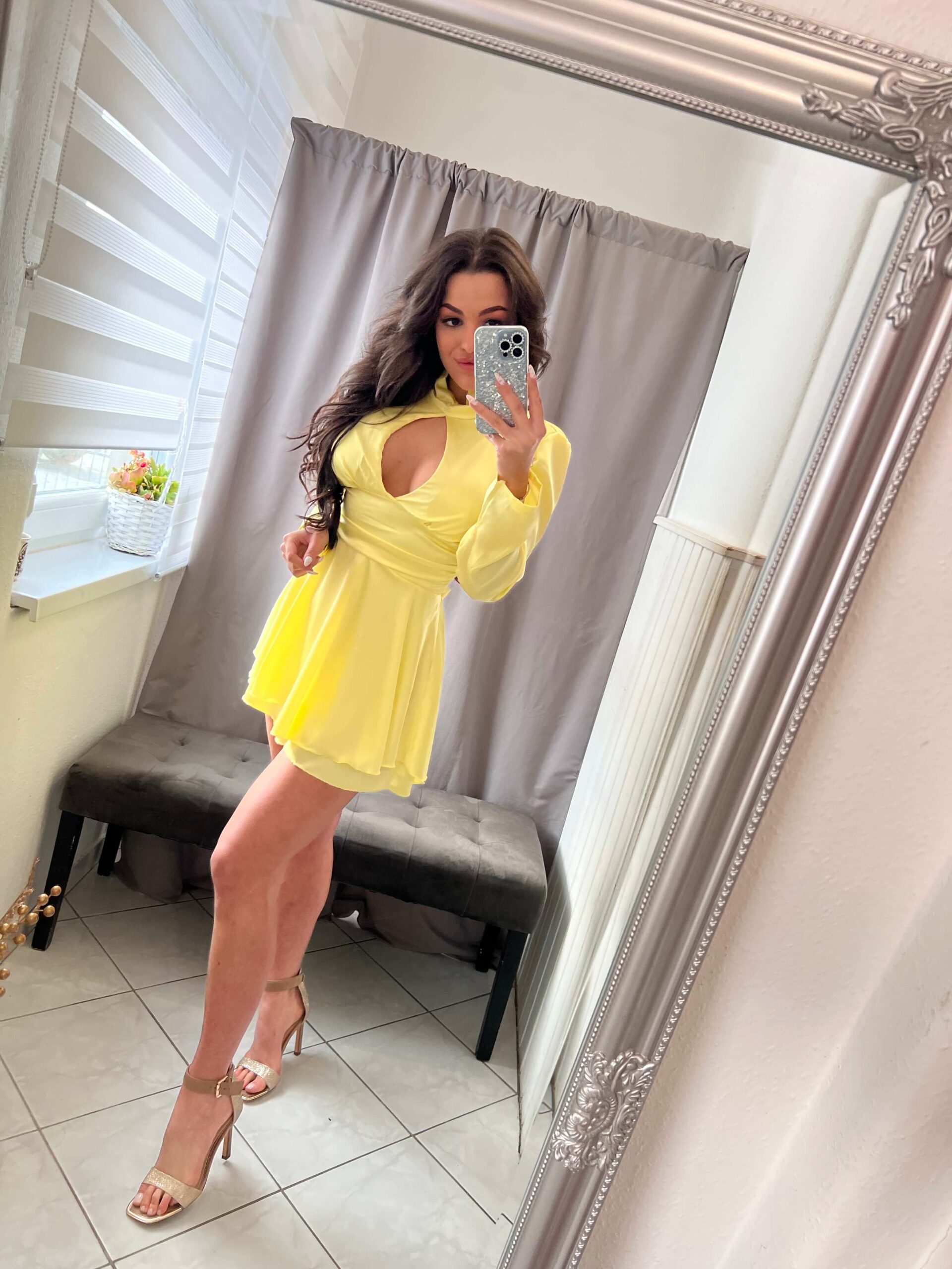 Line hátán nyitott szatén sárga szoknya nadrágos ruha - Image 4