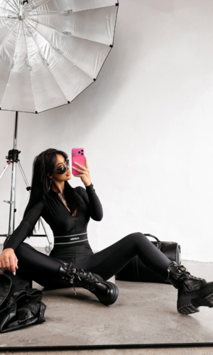 Ola Voga Nowera overál fekete