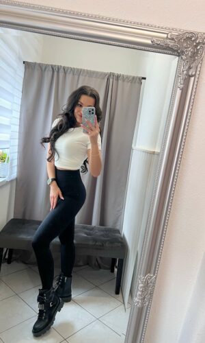 Bira alakformáló fekete leggings