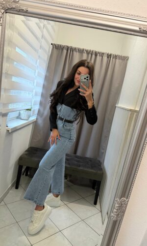 Lola farmer overál fekete