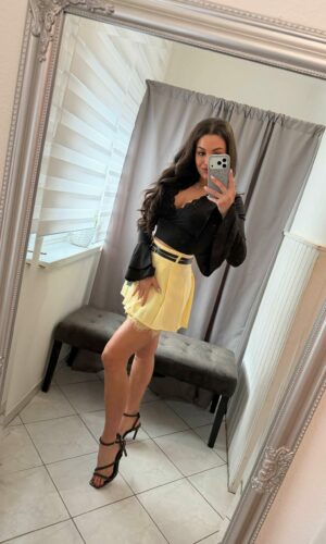 Zilen trapéz ujjú csipkés fekete felső