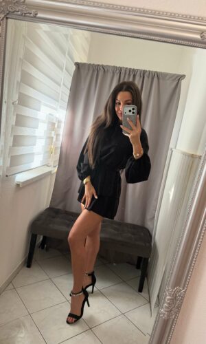 Nera szatén szoknya nadrágos fekete overál