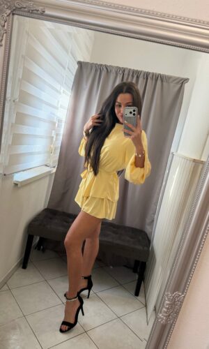 Nera szatén szoknya nadrágos sárga overál