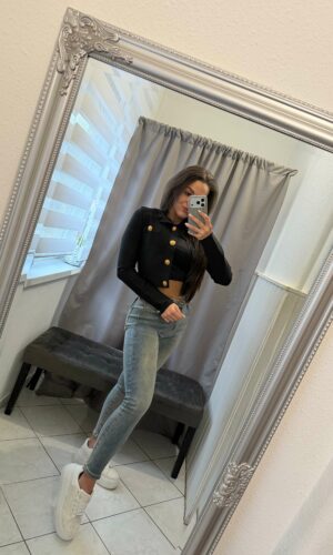 Délia arany gombos fekete kabát