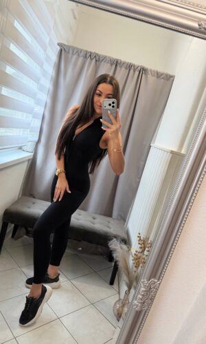 Bessi ujjatlan cipzáras alakformáló fekete overál