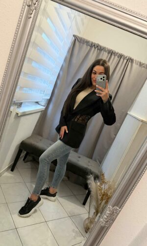 Zelli tüllös,csipkés fekete zakó