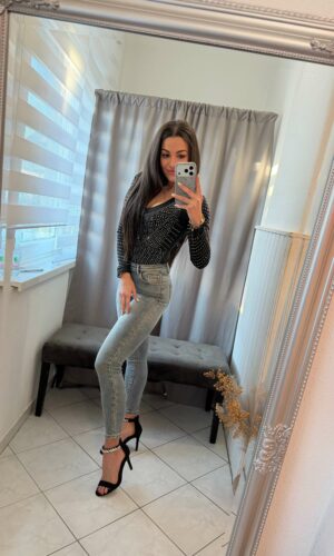 Zora fekete kövezett felső