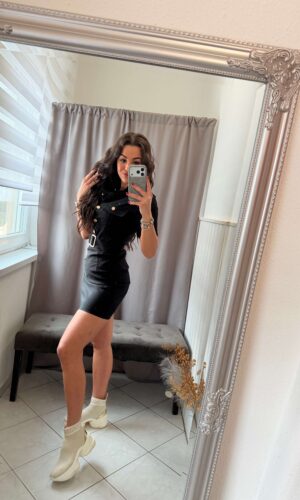 Peren öves fekete ruha