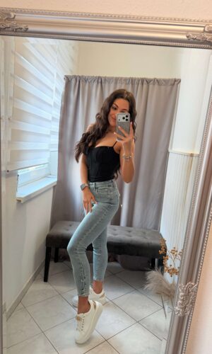 Dolli világoskék szárán gombos farmer nadrág